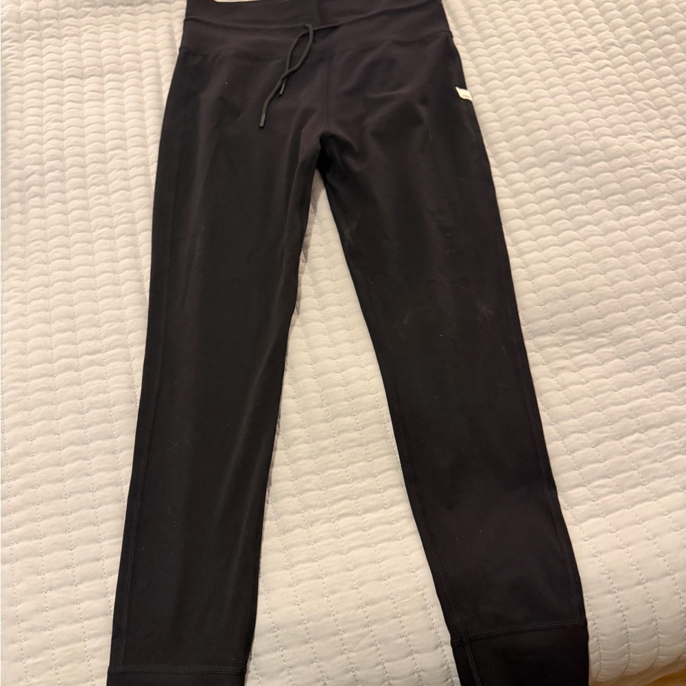 Vuori Leggings, worn once, size large - Picture 3 of 7